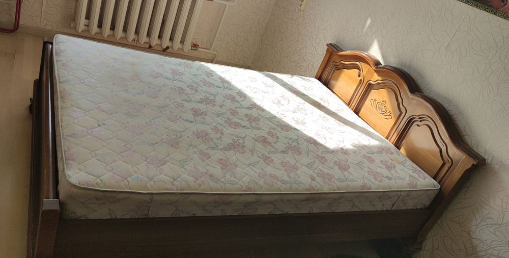 Кровать с ортопедическим матрасом