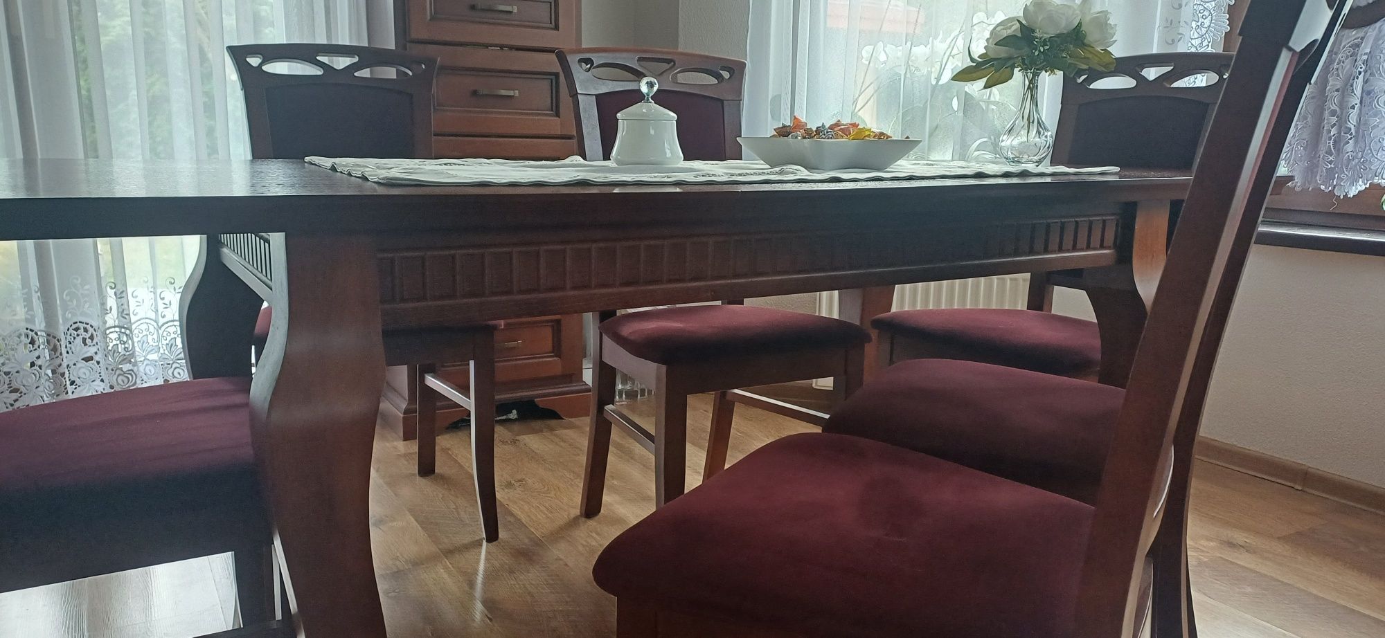 Stół drewniany z krzesłami do jadalni salonu Okazja
