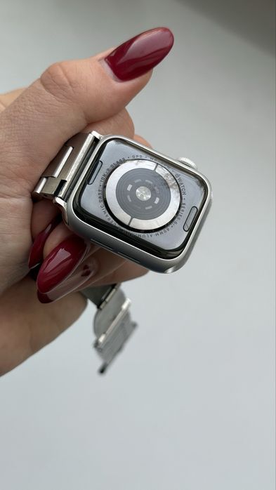 Продам СВОЇ Apple Watch 5 40mm silver сірі
