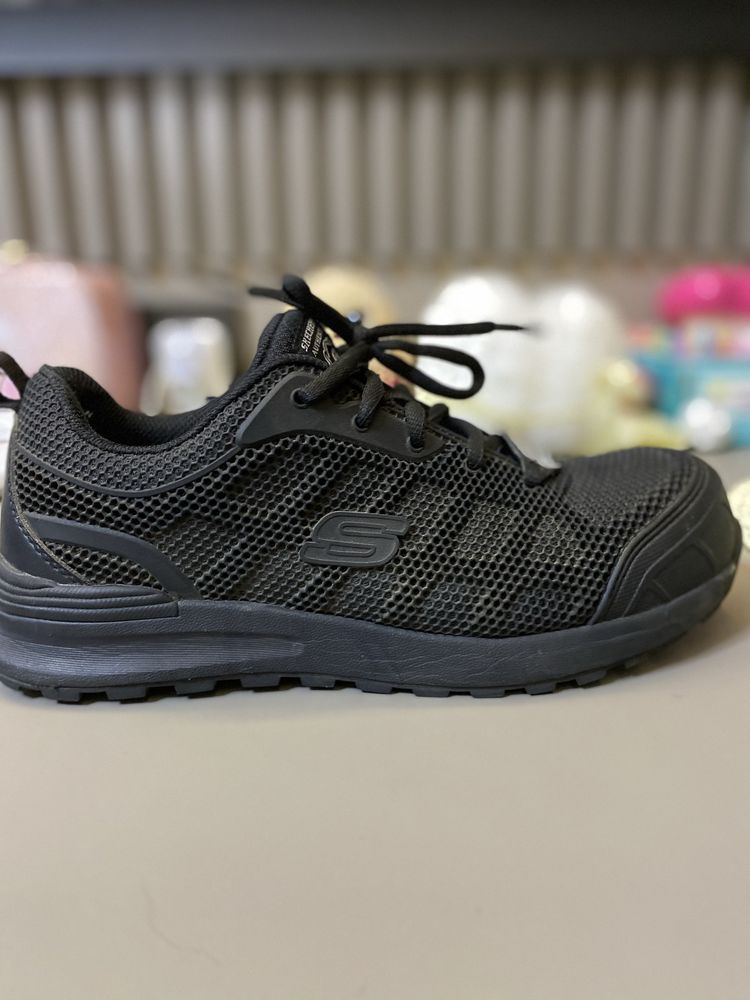 Чоловічі робочі кросівки SKECHERS WORK