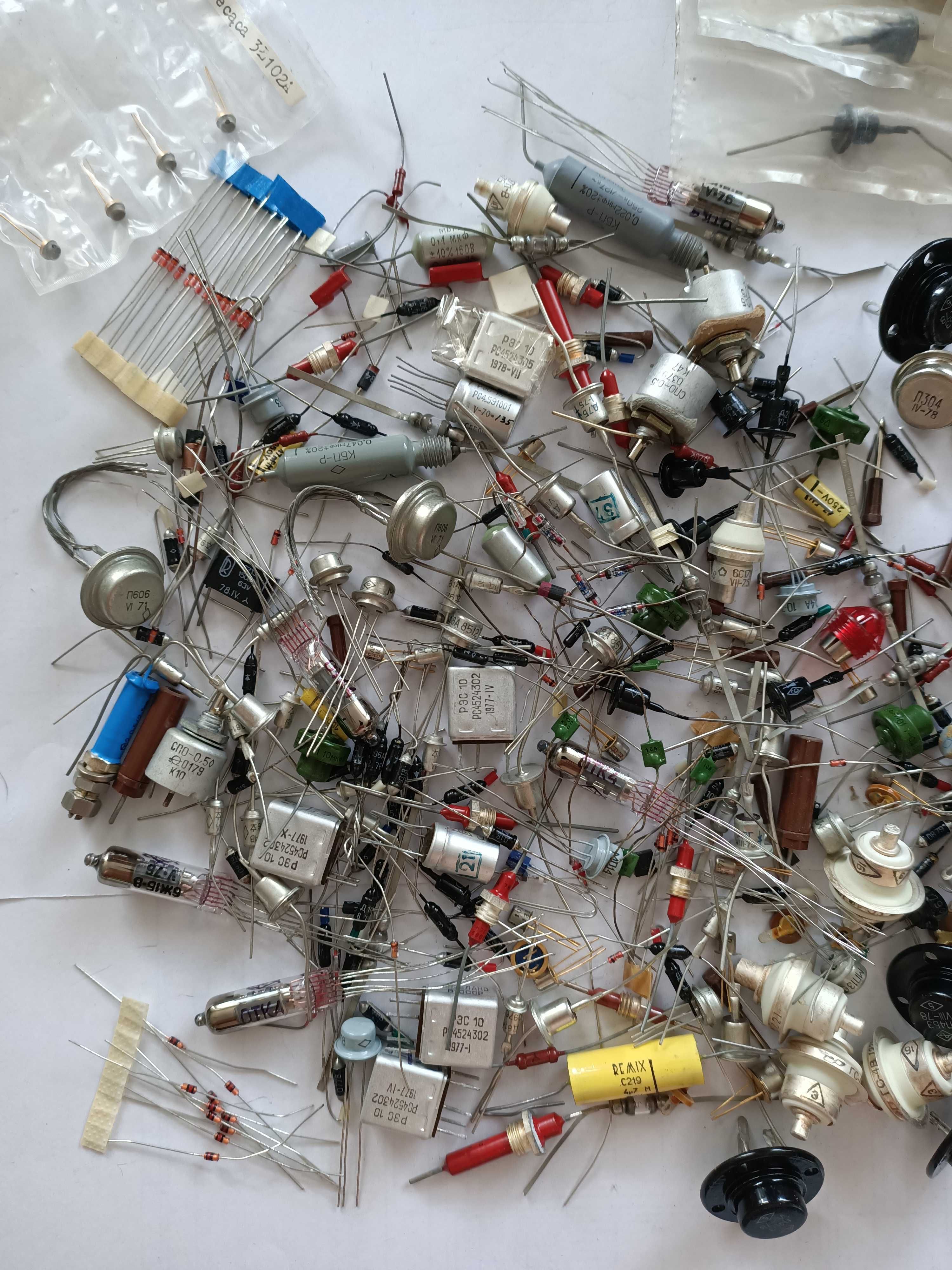 Stara elektronika radziecka, radiostacja PRL.