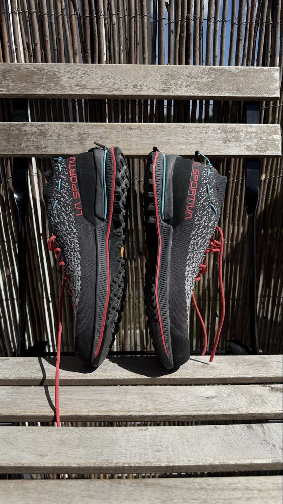 Buty podejśćiowe La sportiva 41 (25.7)