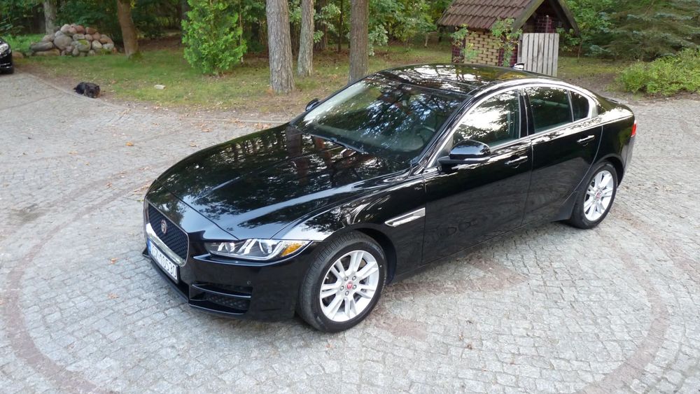 Jaguar XE W świetnym stanie. Nowy akumulator, świece, opony