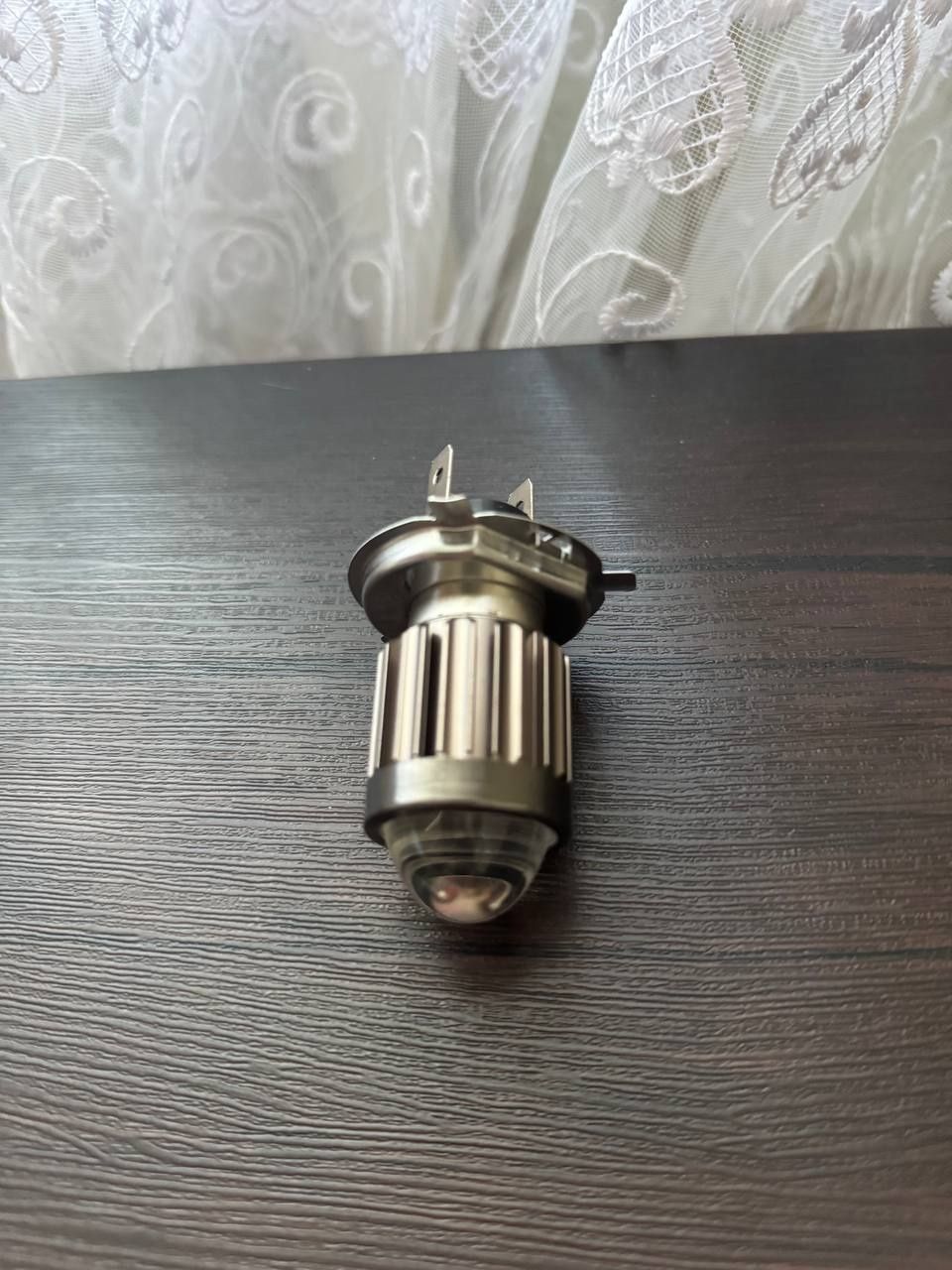 Led H4 линза лампочка авто мото потужна лінзована лампочка Н4