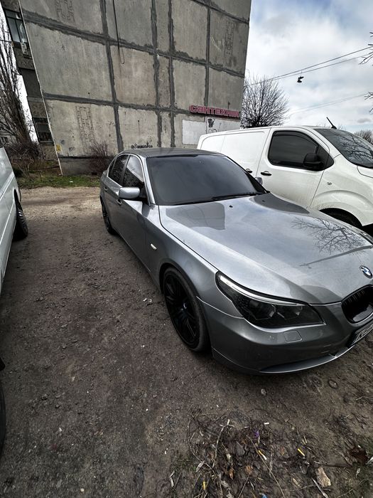 Продам BMW E60 545i