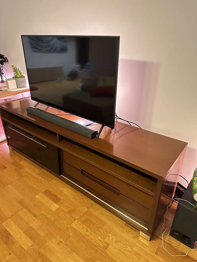 Movel de TV em madeira maciça