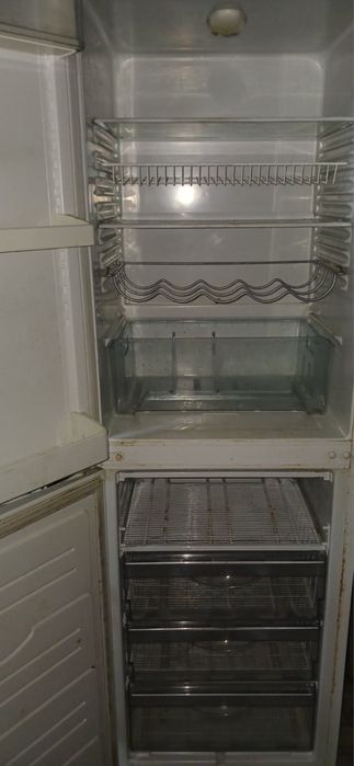 Холодильник з морозилкою Атлант