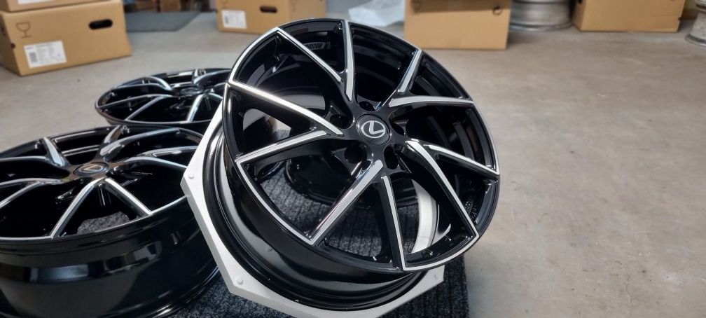 Lexus UX 18" Felgi Alu Nowe 5x114,3 ES IS GS NX RC RX  Czarny / Poler