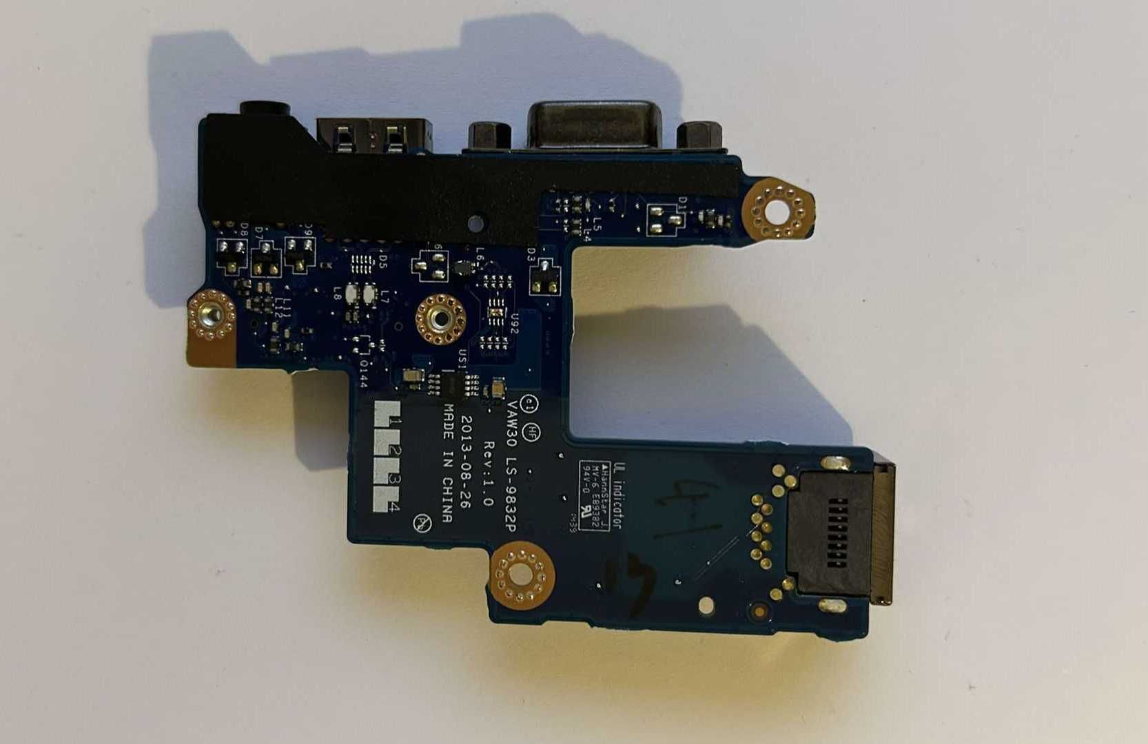 Moduł USB Audio LAN VGA Dell Latitude E5540 (1516)