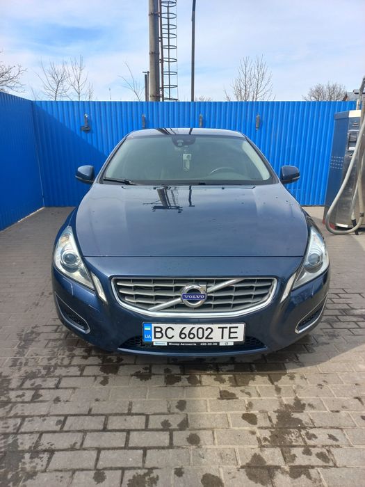 Volvo s60 2010 рік