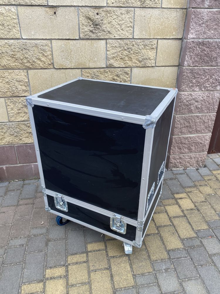 Кейс рековый на колесах Penn Fabrication Protechnic Cases USA