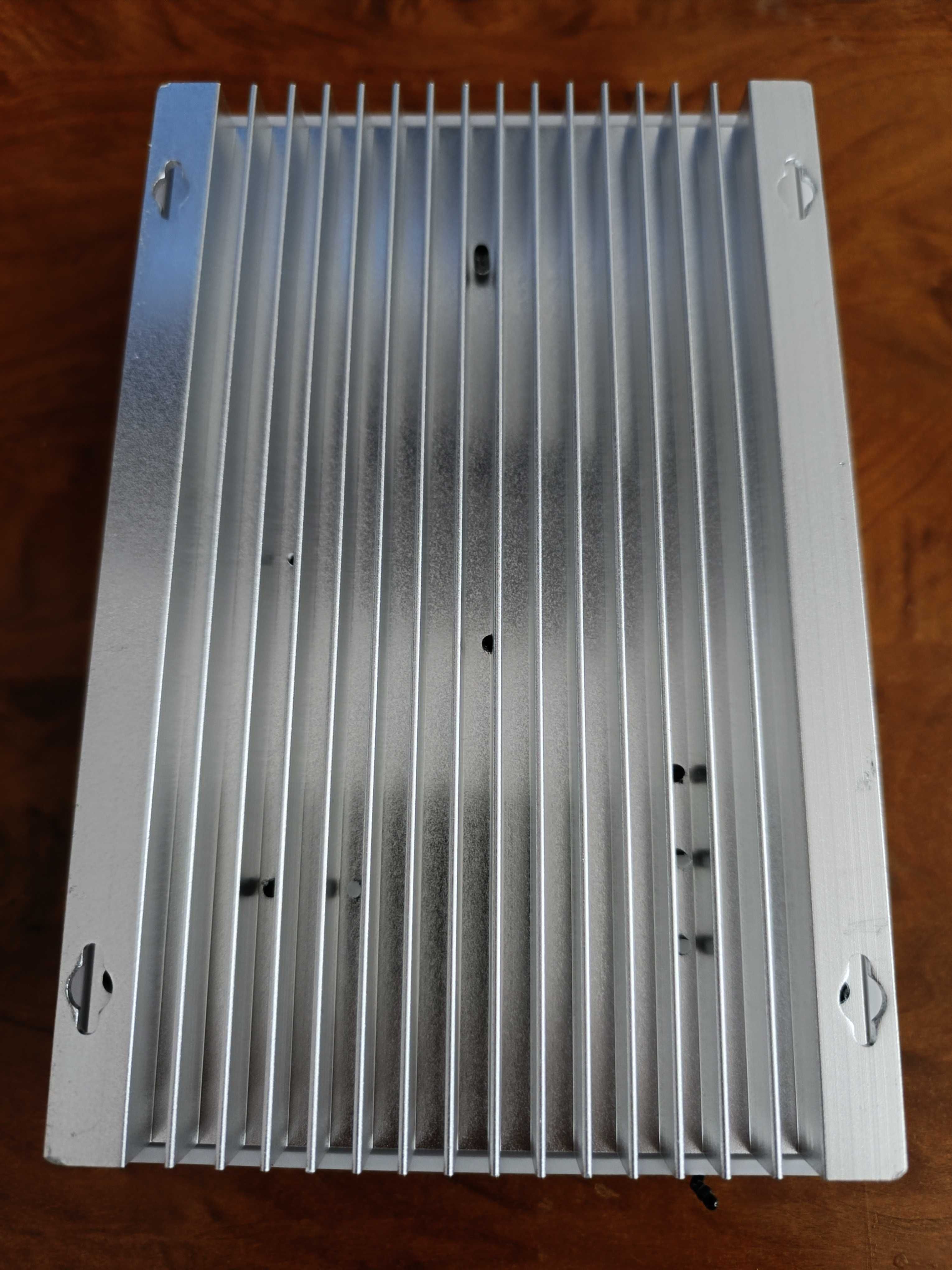 Контролер заряду сонячних панелей MPPT EASUN 2430. 30A 12/24V