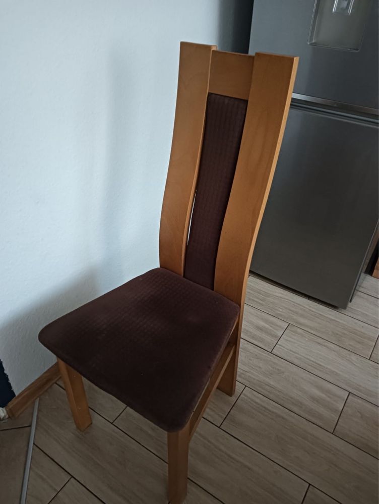 Stół 100x90 rozkladany  + 6 krzeseł