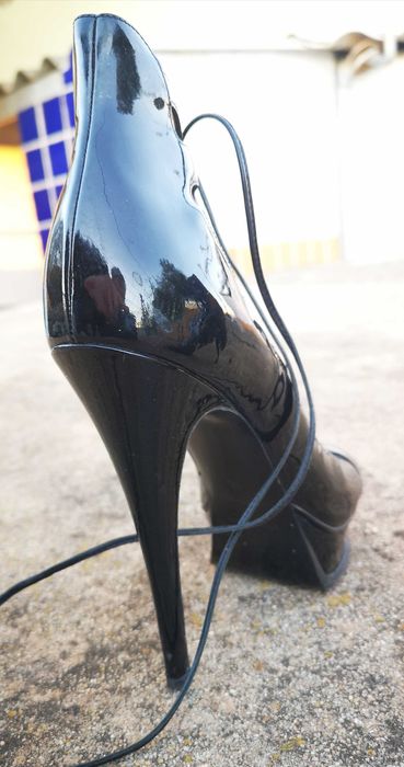 Sapatos de senhora Yves Laurent, nº 38