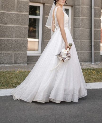 Весільна сукня
