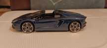 Bburago aventador lp700 Roadster 1:45