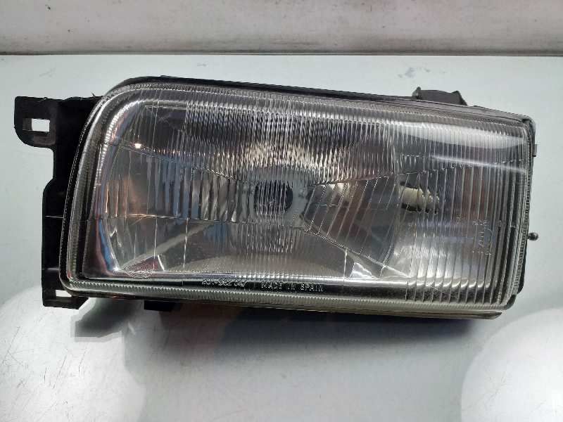 Farol esq. Nissan Terrano II 93-96