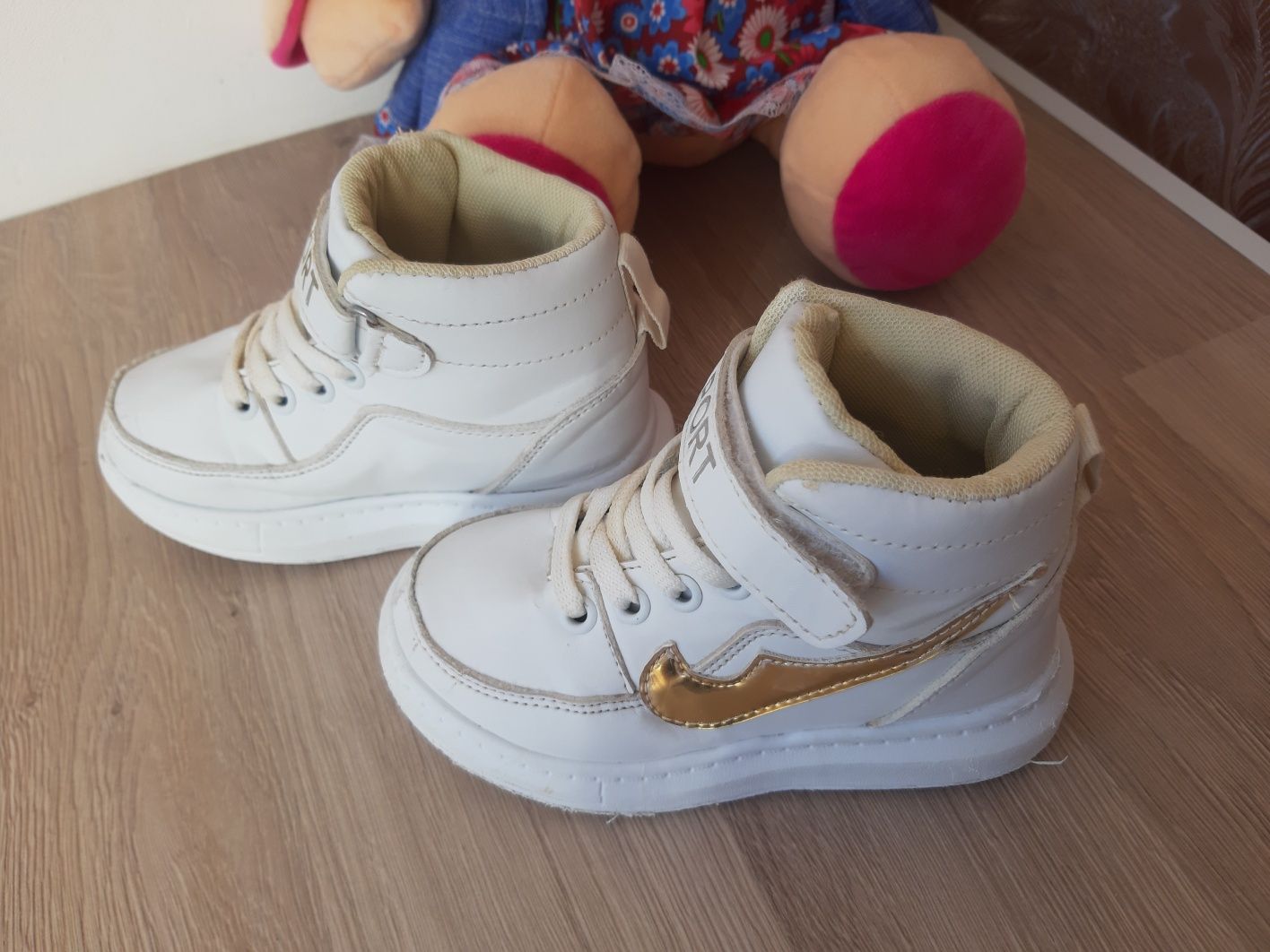 Дитяче взуття, демісезонне взуття, ботинки, кросівки, сапоги 15-16 см