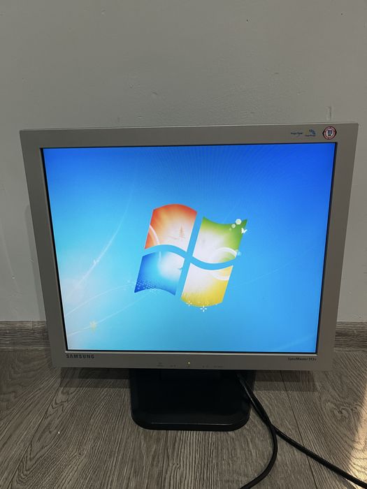 Monitor Samsung 913V 19”