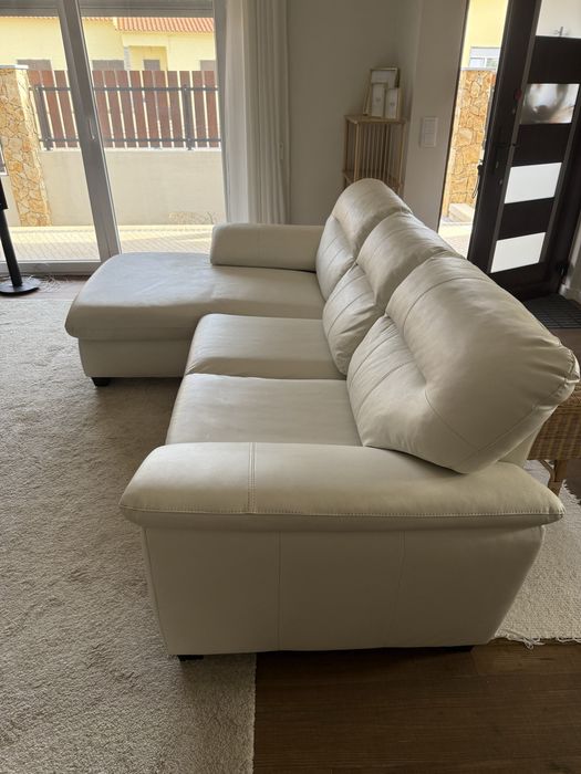 Sofá chaise long beje claro