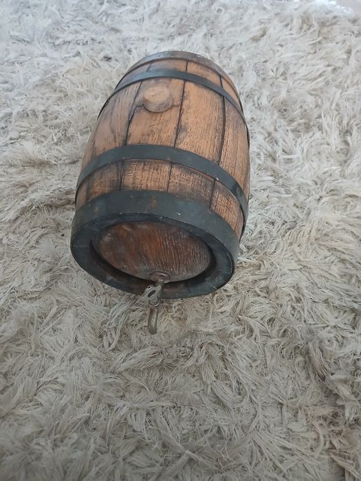 Stara beczka pięciolitrowa na wino