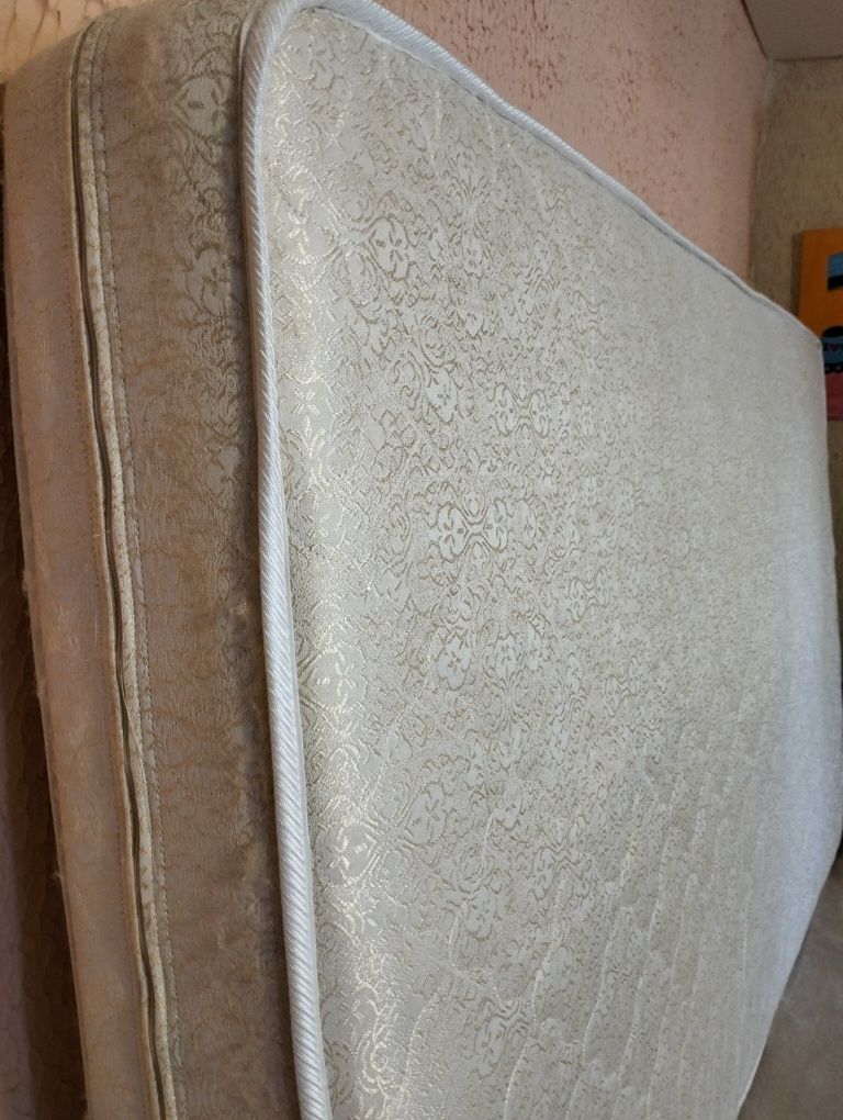 Продам матрас 200/120