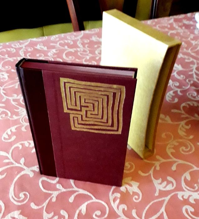 J R R Tolkien - Hobbit - Folio Society Edition Slipcase 1979