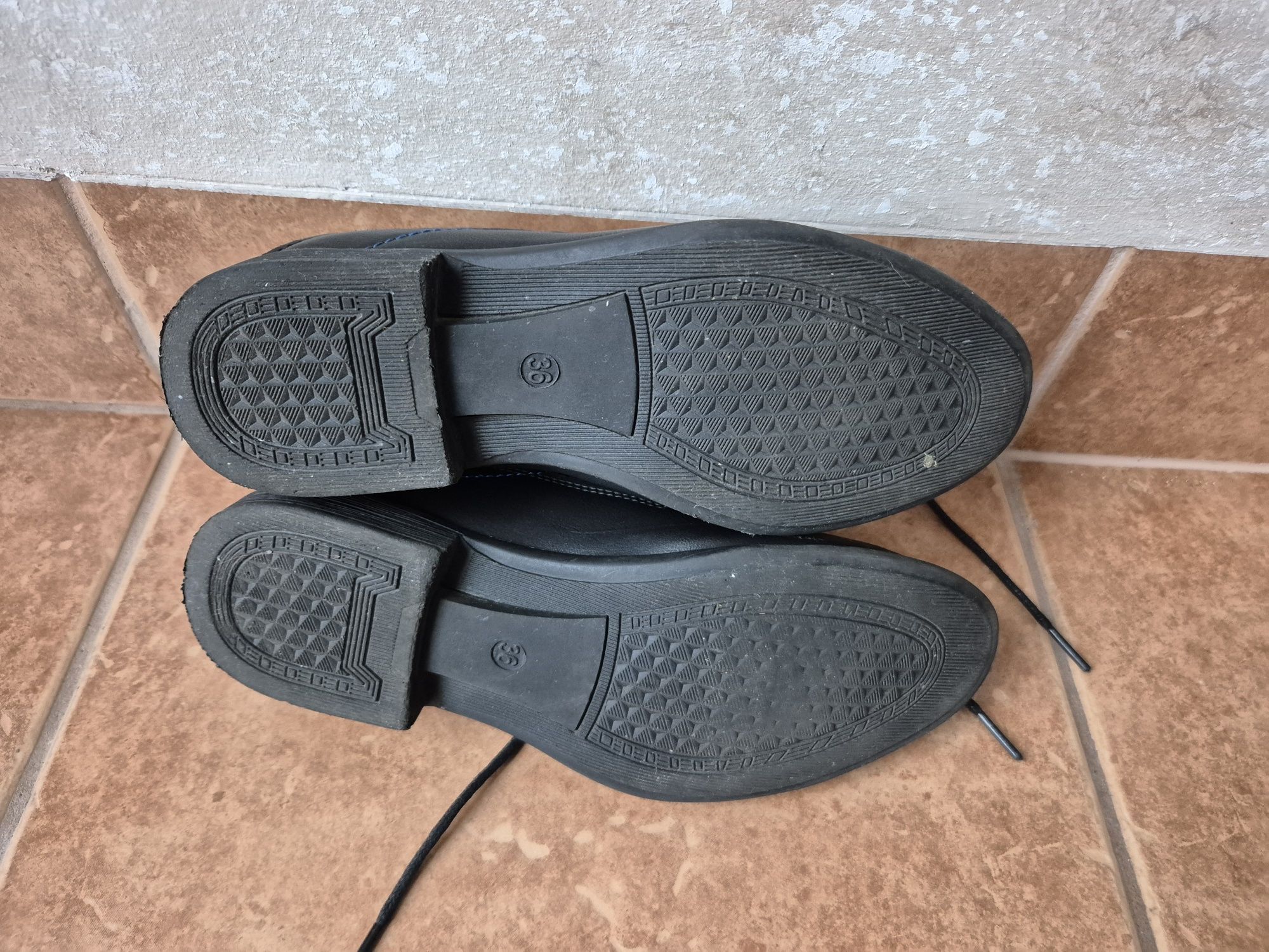 Buty  komunijne, eleganckie 36 rozmiar.