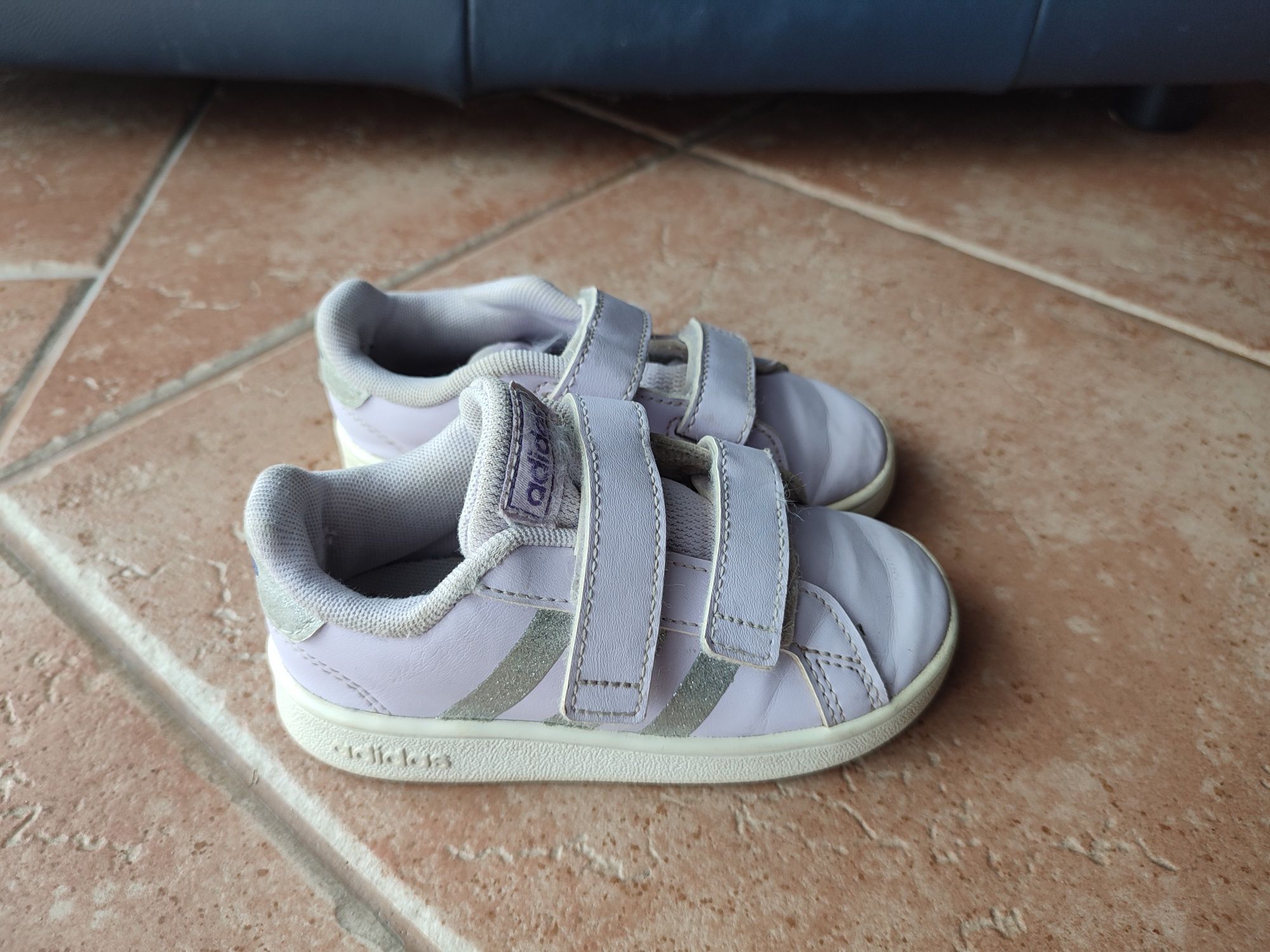 Liliowe buciki adidas 24