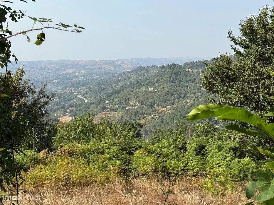 Terreno à Venda em Aviture, Cinfães