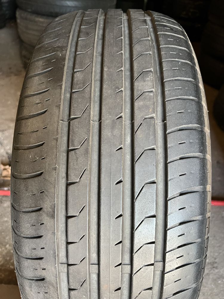 Одиночка 235/50/18 Maxxis