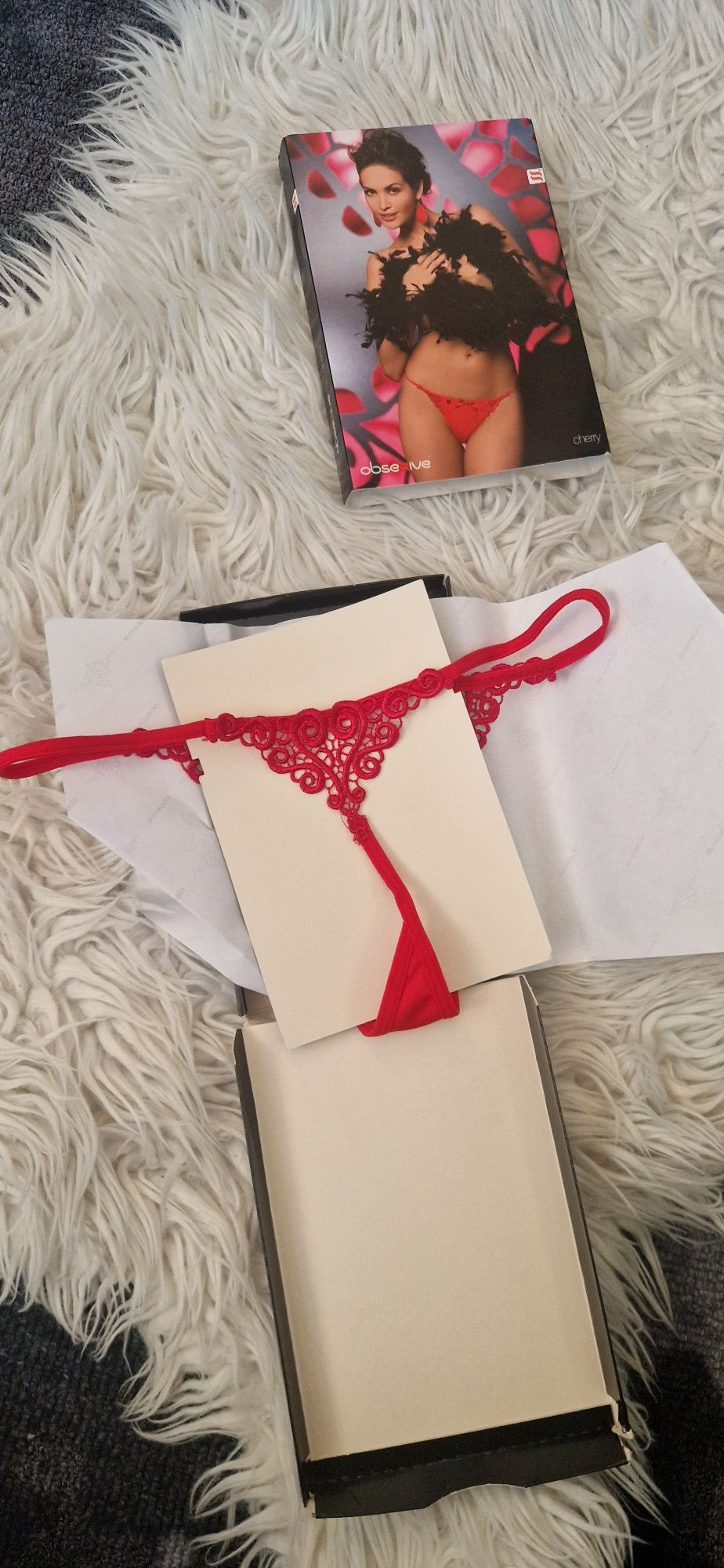 Nowe sexi stringi majtki czerwone z koronką  Obsesive S/M