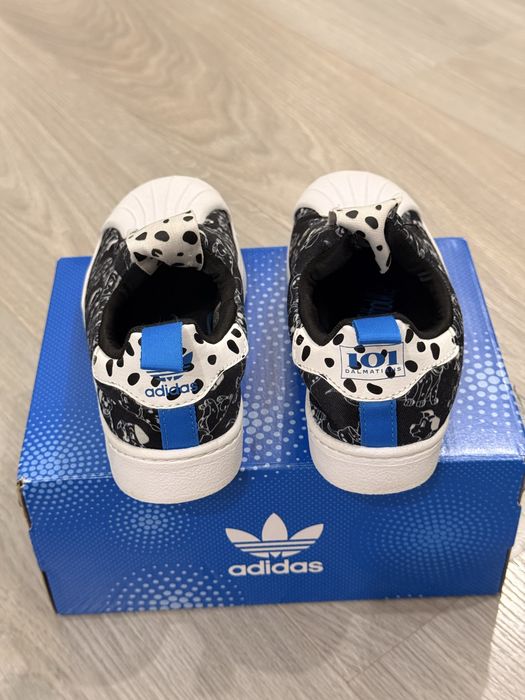 Ténis Adidas n. 28