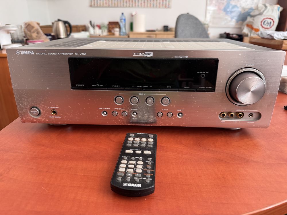 Yamaha RX-V365.