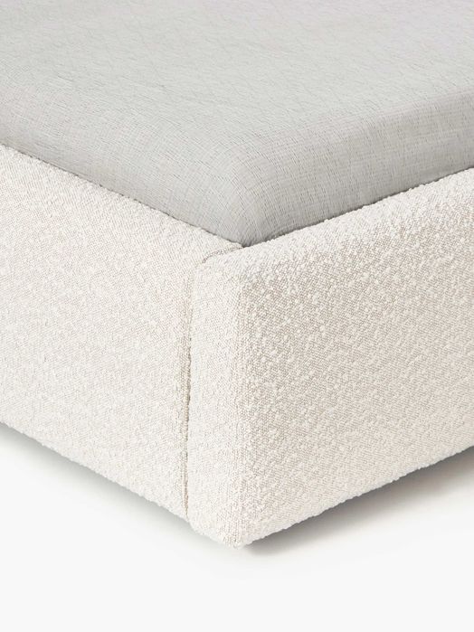 Łóżko tapicerowane Bouclé Cloud (Westwing)