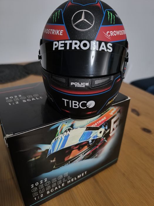 Kask mini 1/2 Mercedes AMG Petronas George Russell 2022
