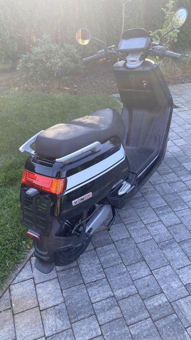 Skuter elektryczny niu GT