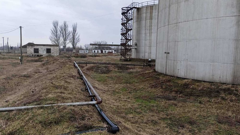 Нафтобаза, цілісний майн. комплекс Новий Буг Миколаївська обл.10575 м3
