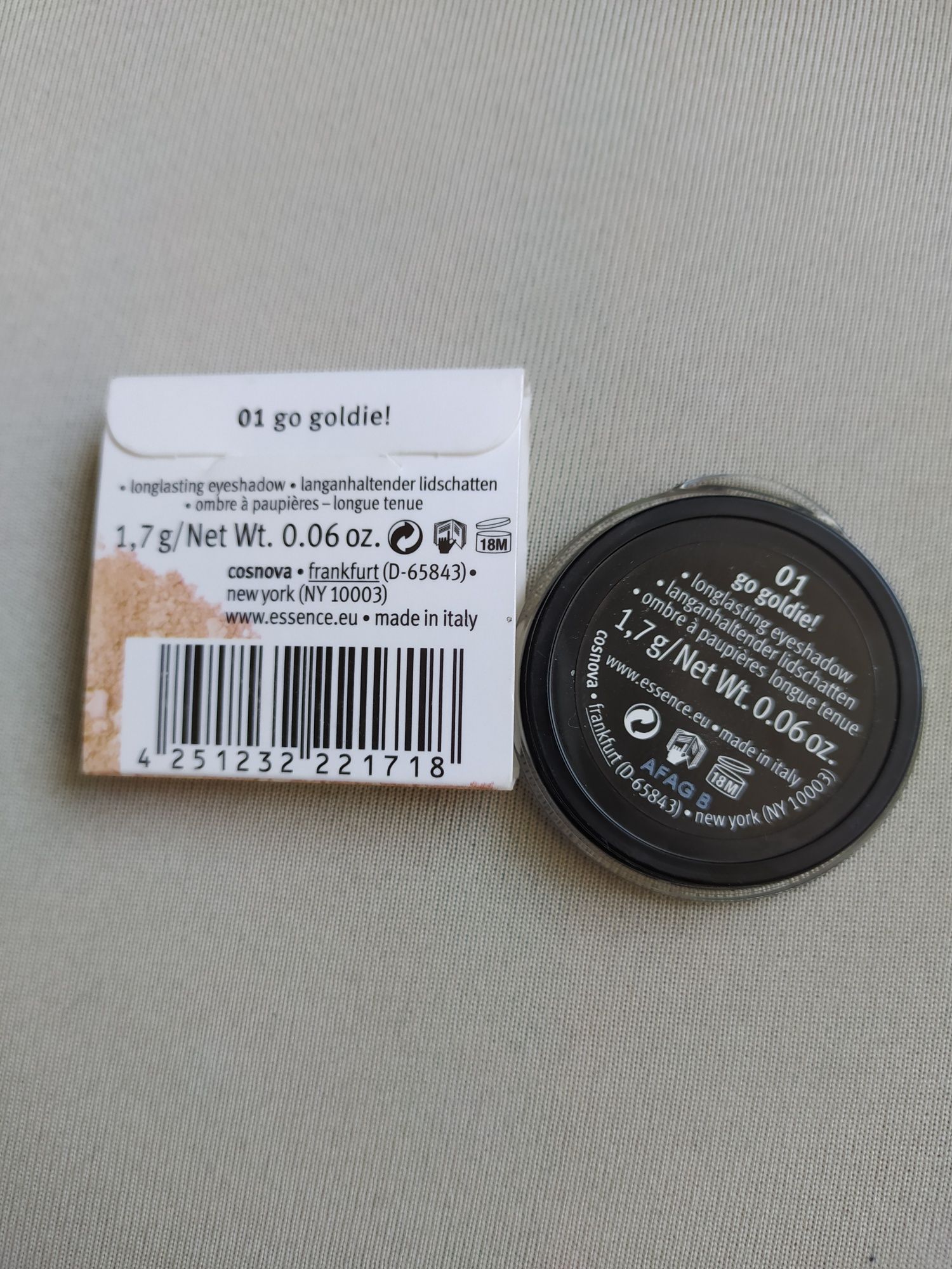 Cień do powiek Essence My must haves, odcień 01 go goldie