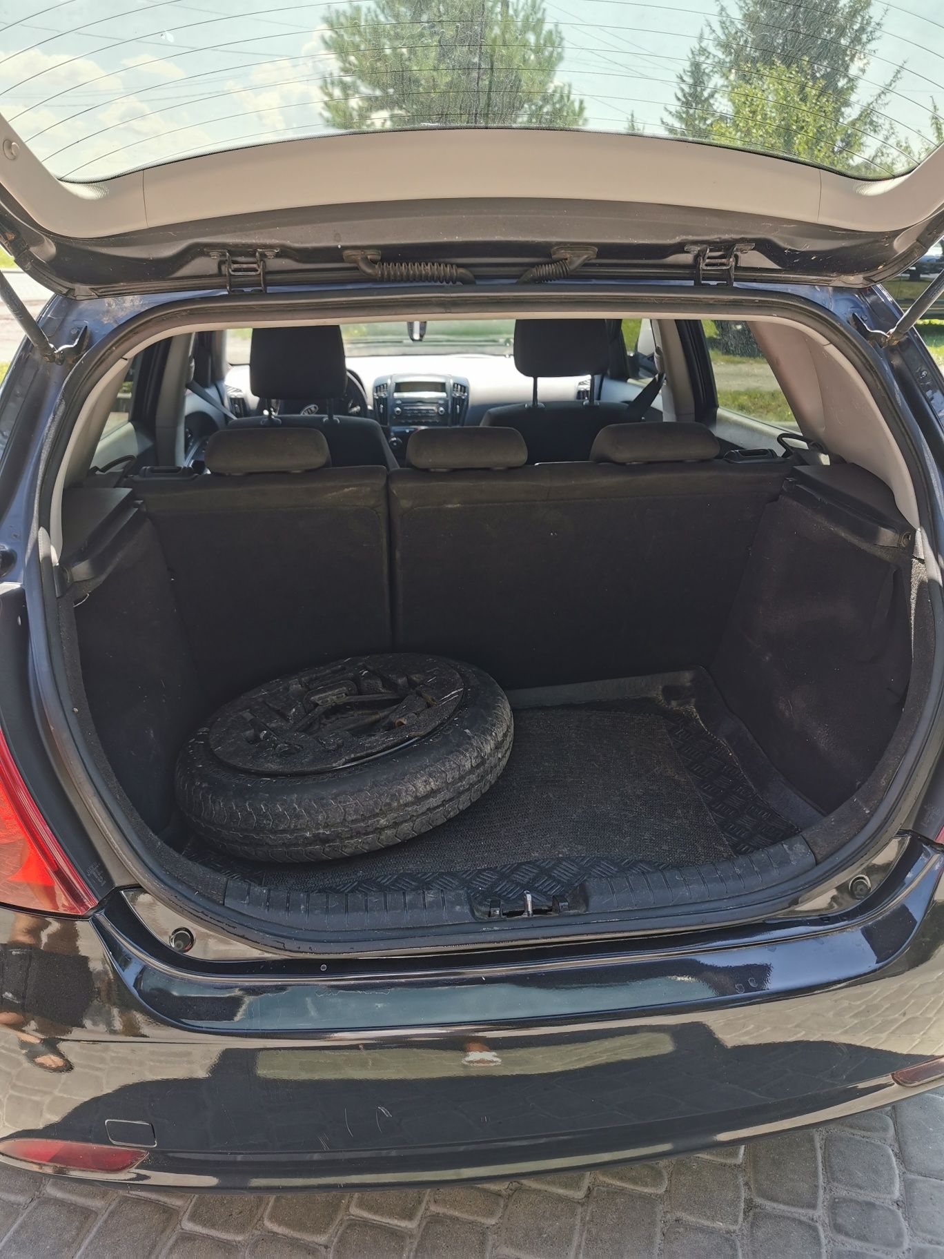 Автомобіль kia ceed