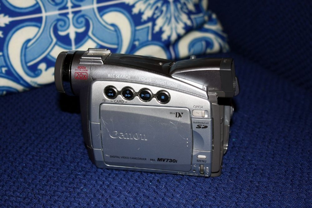 Máquina Filmar Canon MV 730i