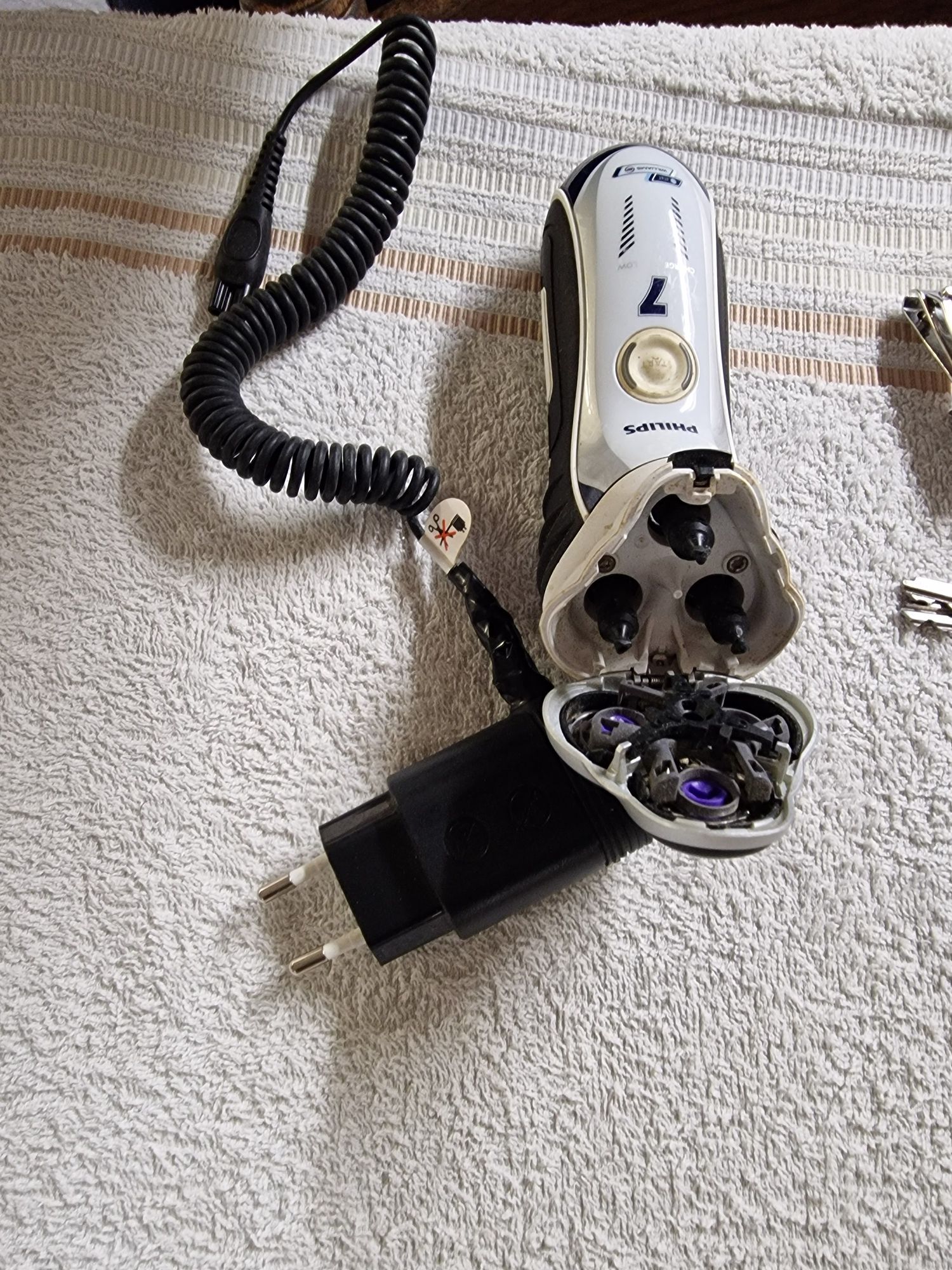 Maszynka do golenia Philips shaver 7000 model hq7390 sprawna