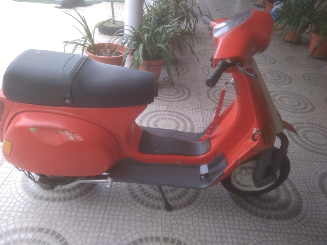 Vespa 125 com decumentos