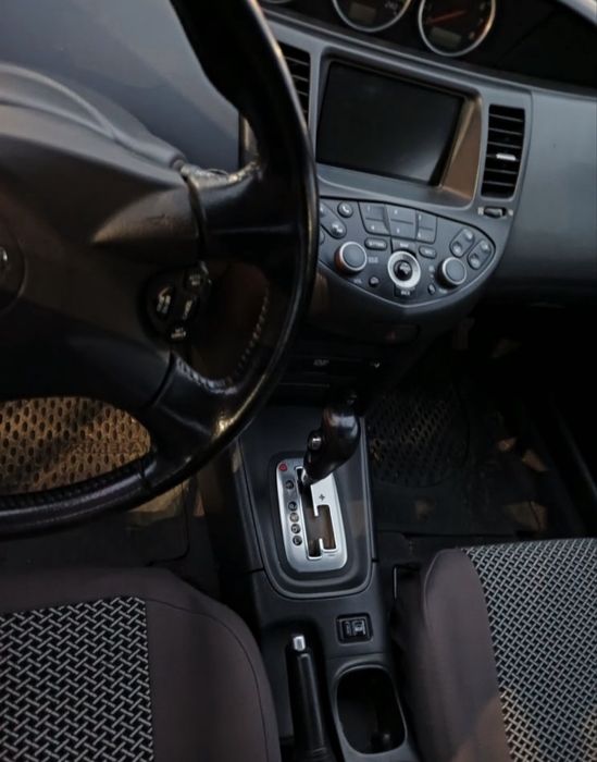 Nissan primera automat 2004