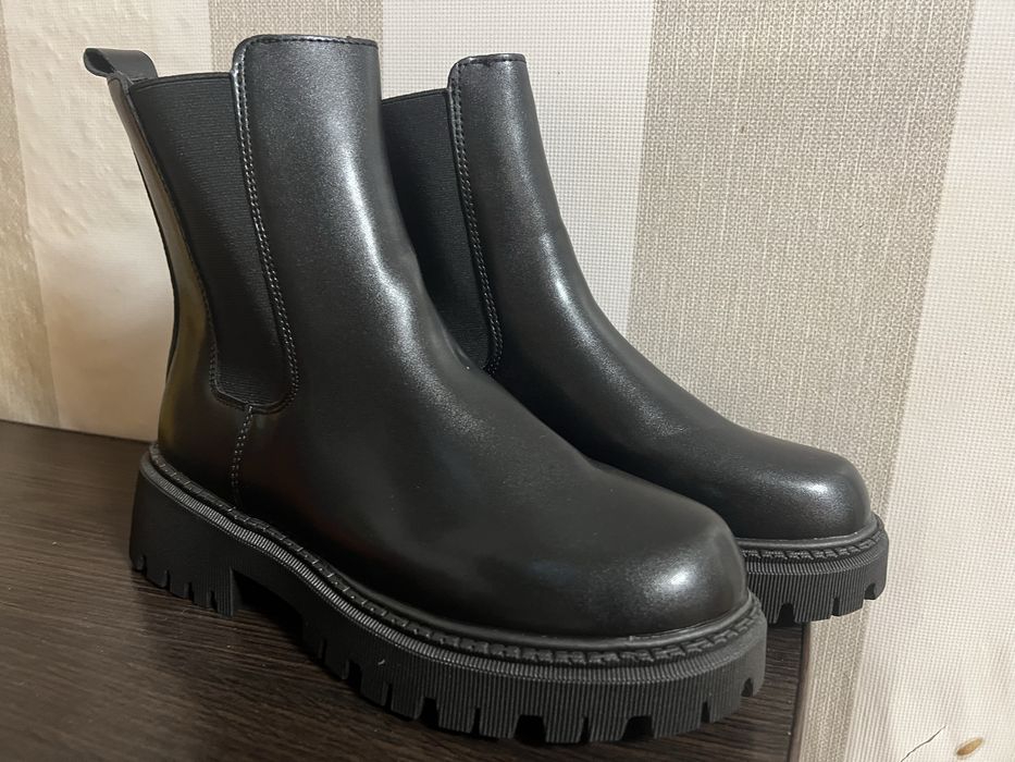 Жіночі осінні чобітки