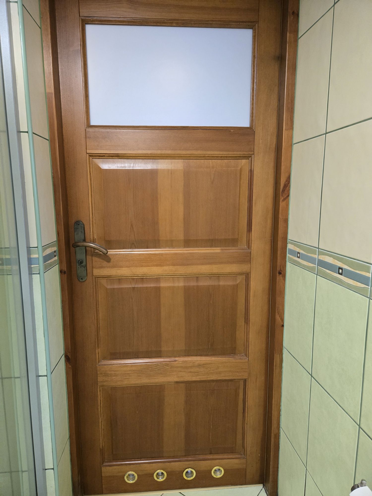 Drzwi łazienkowe drewniane
