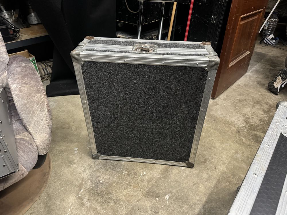 Mesa mistura digital yamaha promix 01 com flightcase