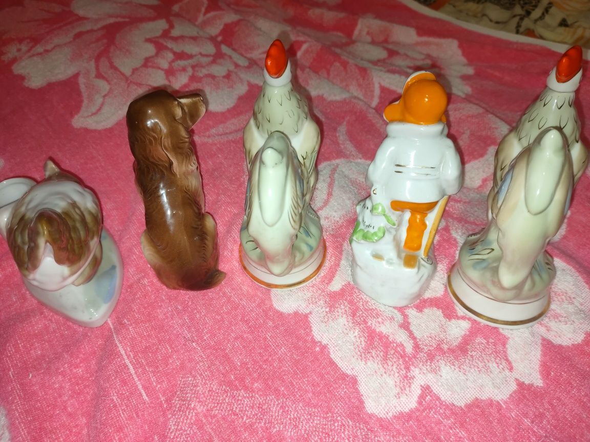 Фарфоровые статуэтки. Собака курица лыжник петух
