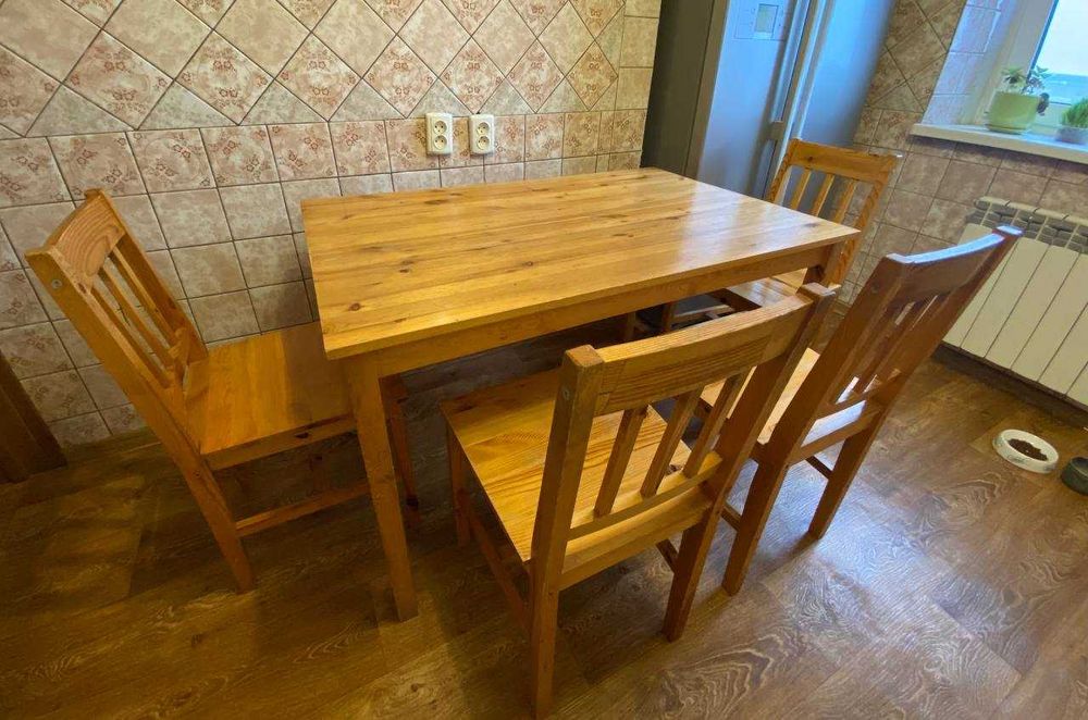 Обеденный стол и стулья, комплект