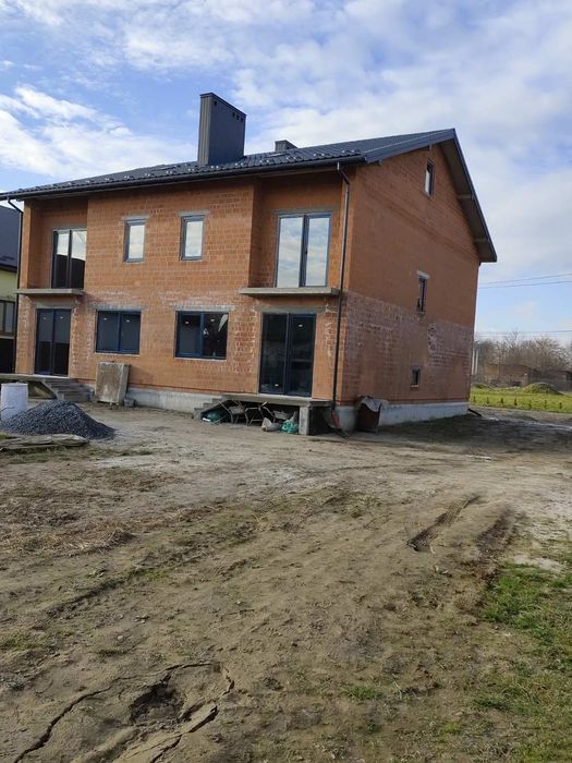 Продається котедж